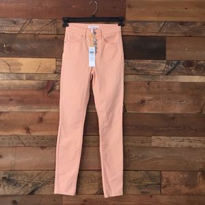 New BCBG peach colored Skinny Jeans
